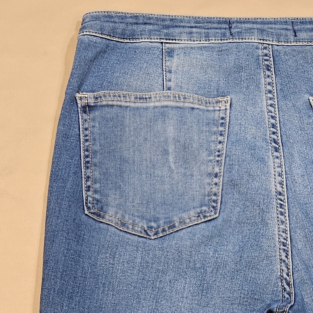 We The Free Just Float On Flare Bell Bottom Denim Jeans Raw Hem Blue Womens 31 - Picture 9 of 11